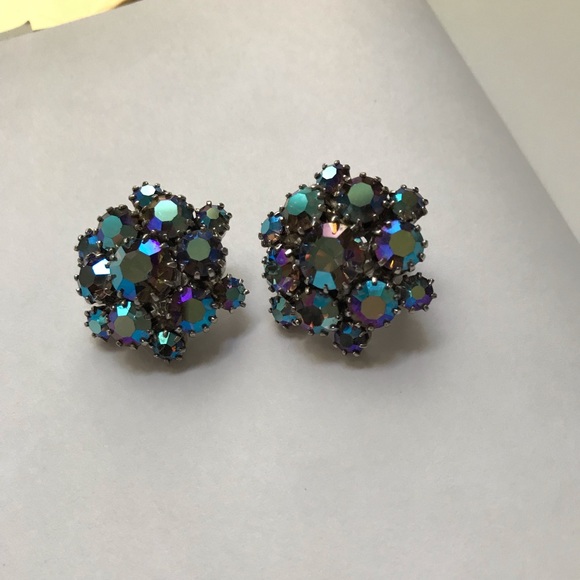 VINTAGE RHINESTONE CLIP EARRINGS - Picture 12 of 13